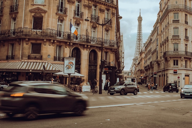 Group Transportation in Paris: Airport Transfers, City Tours and Corporate Shuttles