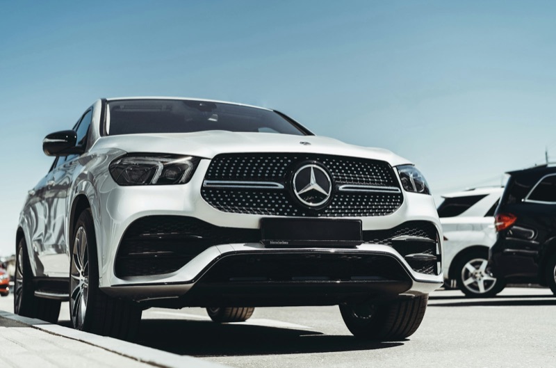 Coach, Van or Private Chauffeur? Choosing the Right Group Transport in Europe