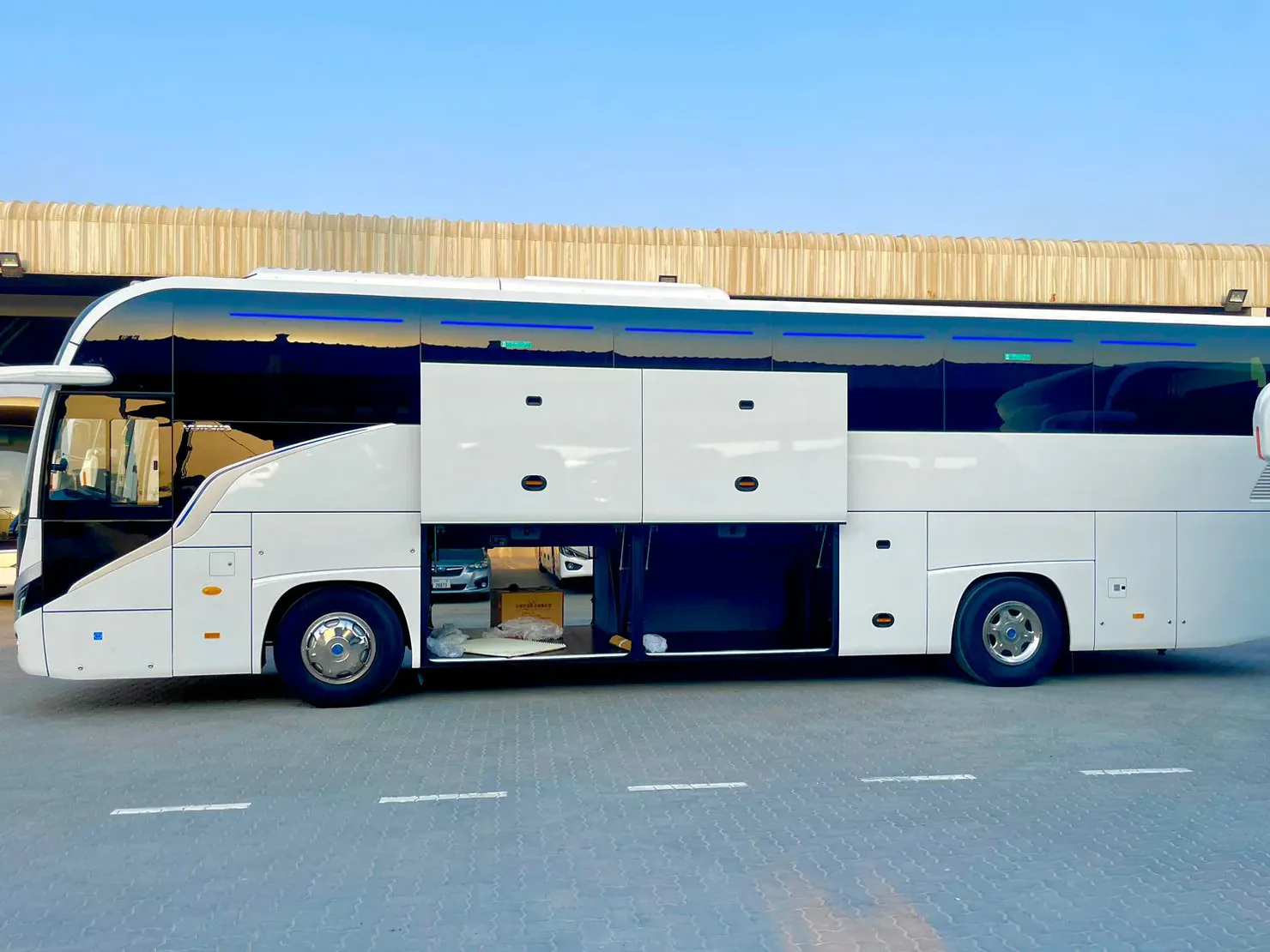 BusCom coach with luggage hold for groups in Leipzig