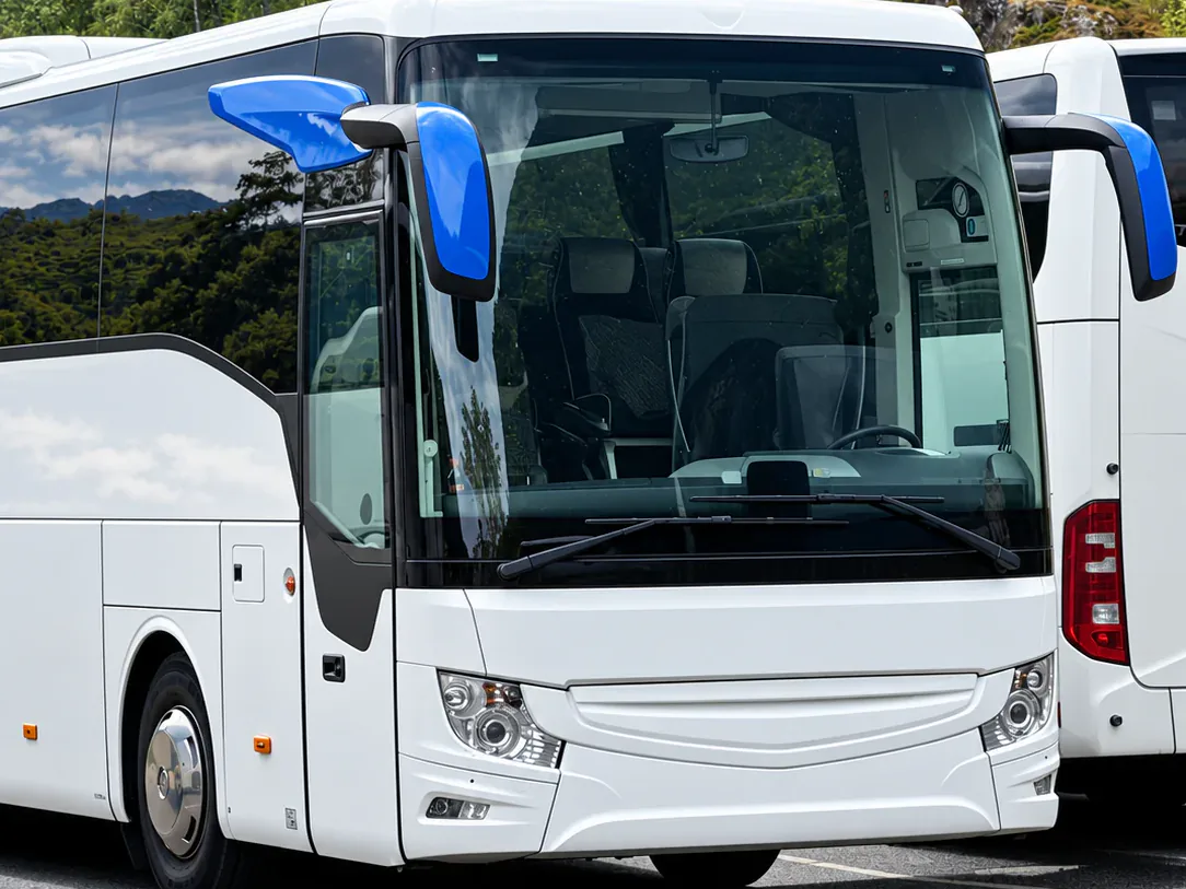 BusCom Mercedes coach for group trips in Munich