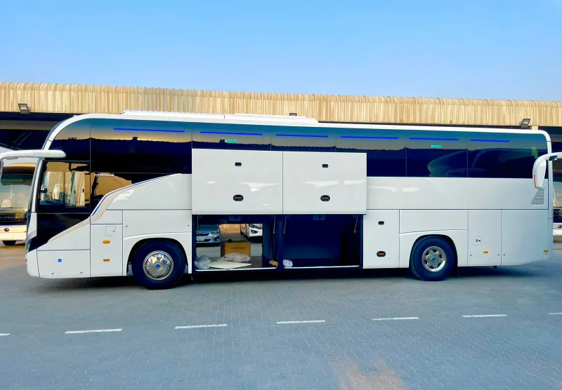 BusCom coach with luggage hold for groups in Milan